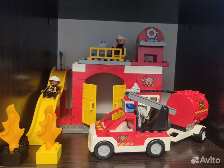 Lego пожарная станция