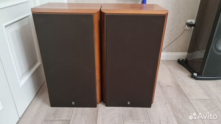 Yamaha ns 2000