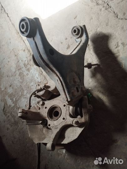 Кулак с тормозным диском на Киа Соренто