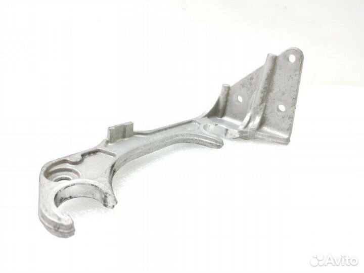 Кронштейн корпуса воздушного фильтра Mercedes-Benz