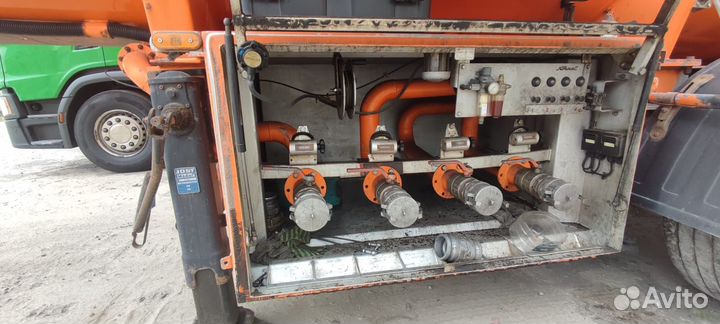 Полуприцеп бензовоз Kassbohrer STB 32 5K, 2013