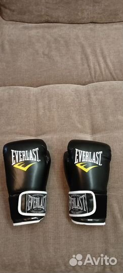 Боксерские перчатки 14 oz everlast