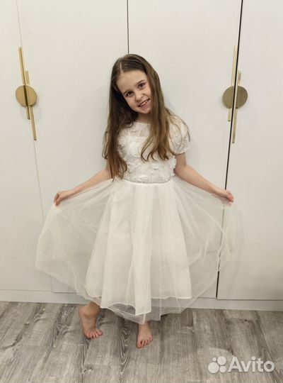 Платье праздничное на девочку 140-146