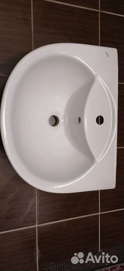 Раковина с краном