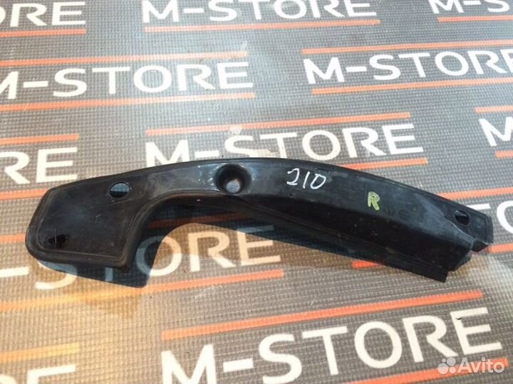 Водосток передний правый Bmw 5-Series E60 N52B25A