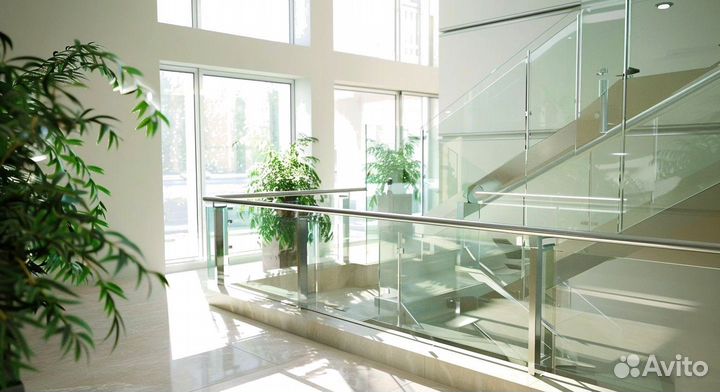 Стеклянное ограждение балкона