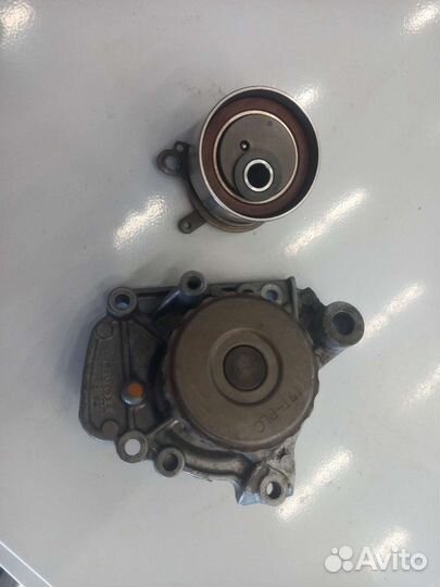 Водяная помпа Honda/Натяжной ролик Nsk