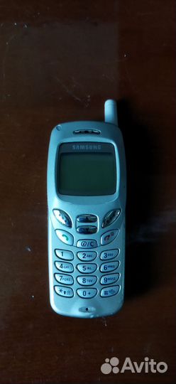 Телефон кнопочный Samsung r210s