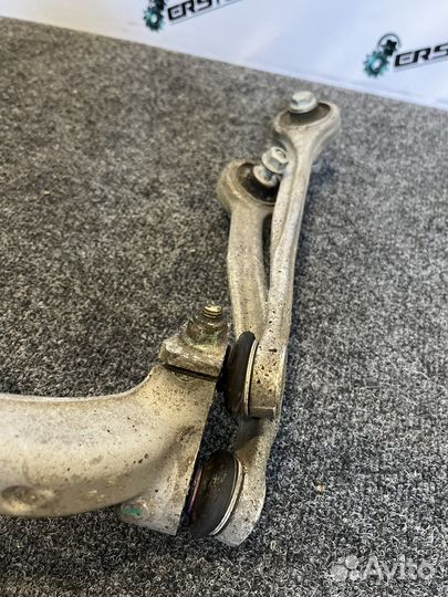 Кулак передний правый Porsche Macan 3.0 2016