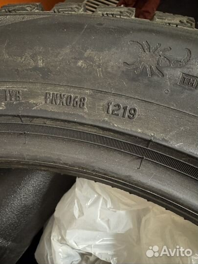 Pirelli Ice Zero 2 285/45 R20