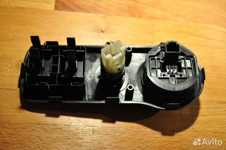 Блок переключения 2WD/4WD Renault Duster