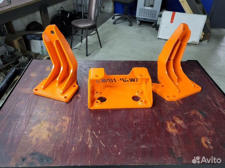 Крепеж для установки VQ35de в Ford Transit