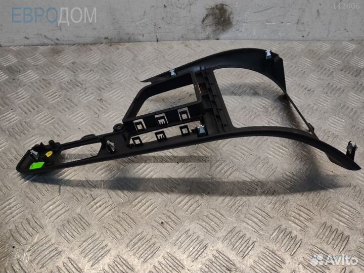 Декоративная накладка центральной консоли на BMW F48 s1140782