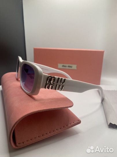 Солнцезащитные очки женские miu miu