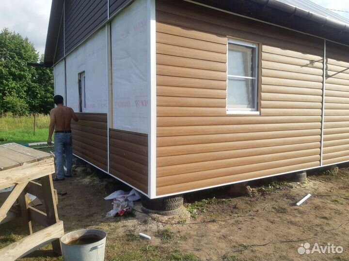 Строители с материалами