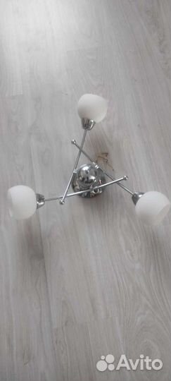 Продам люстру потолочную