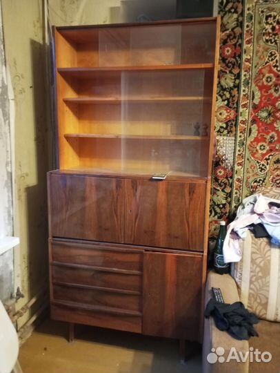 Книжный шкаф и тумба