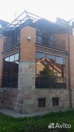 Окно в коттедж