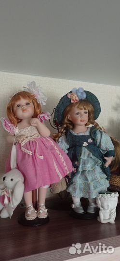 Кукла фарфоровая