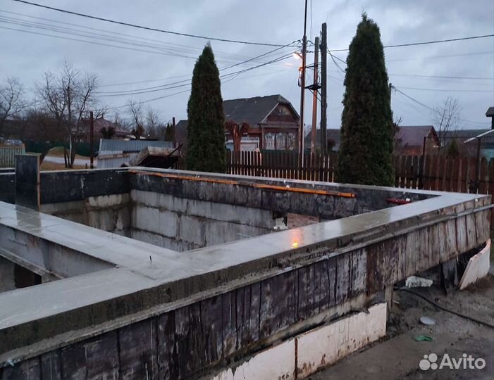 Глубинный виброуплотнитель бетона