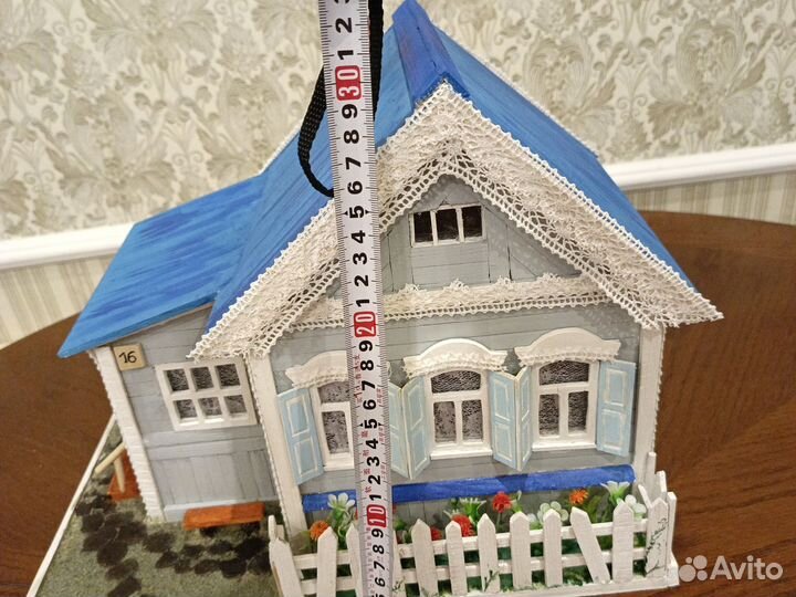 Интерьерный деревянный домик