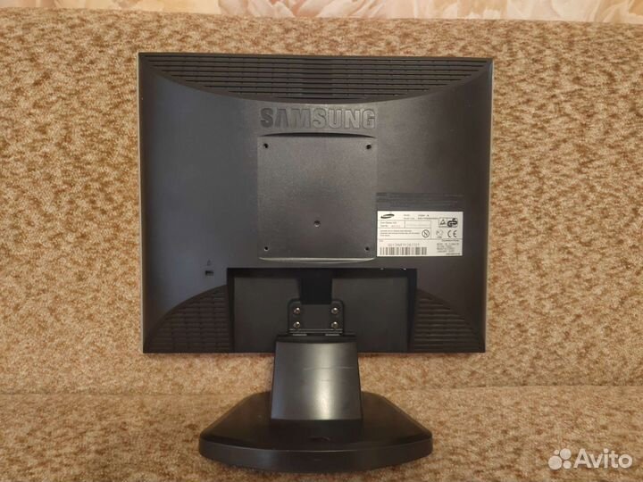Монитор Samsung syncmaster 710v
