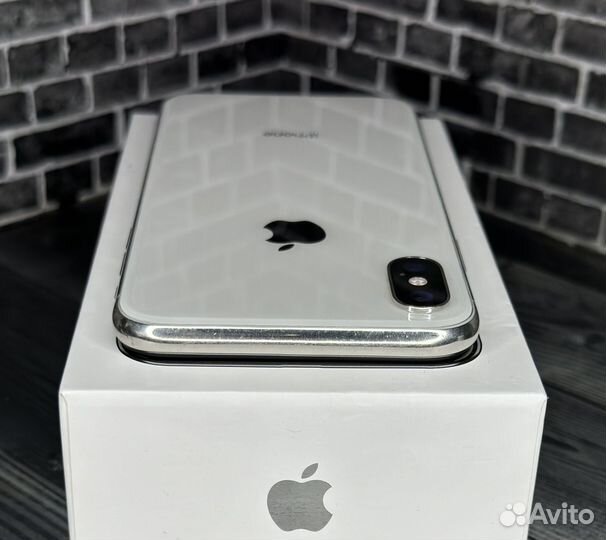 iPhone X, 64 ГБ