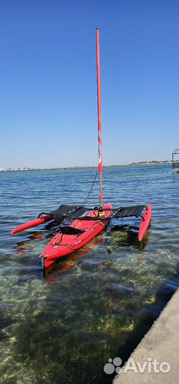 Парусный тримаран