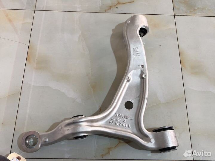 Рычаг подвески A1673300700 Mercedes w167