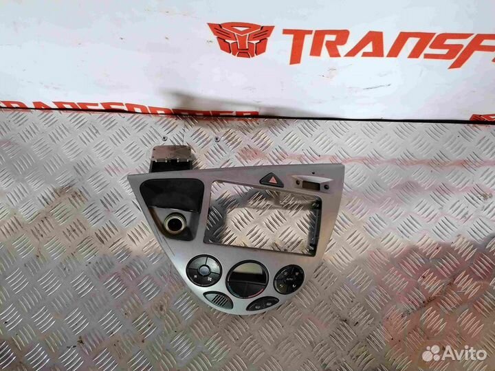 Рамка магнитолы Форд Фокус 1