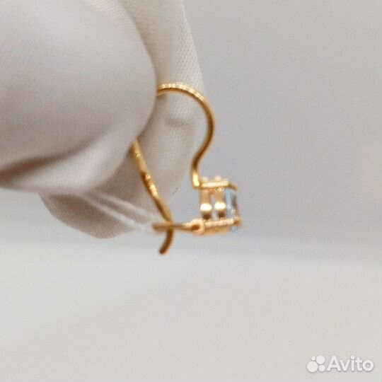 Золотые серьги с фианитом