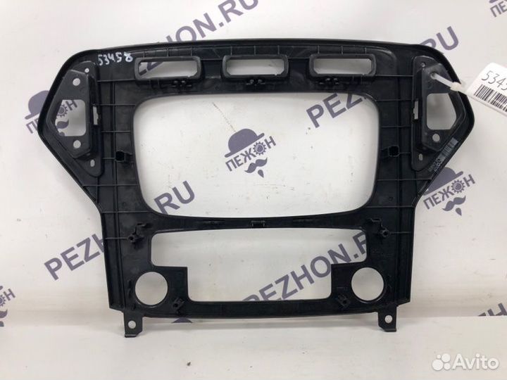 Рамка магнитолы Ford Mondeo хэтчбек 5 дв. 2.0 2009