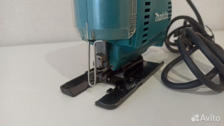 Электро лобзик Makita 4327