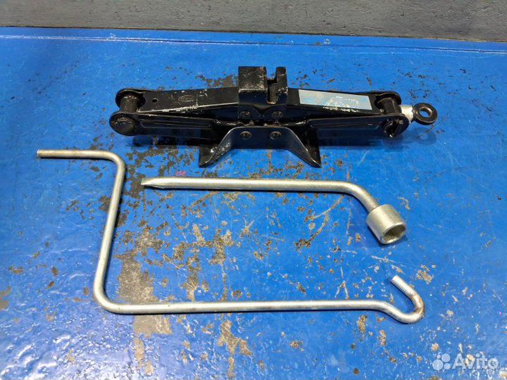 Домкрат Mazda 3 BK