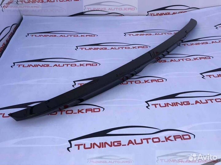 Спойлер на крышку багажника Toyota Camry 50 W5117