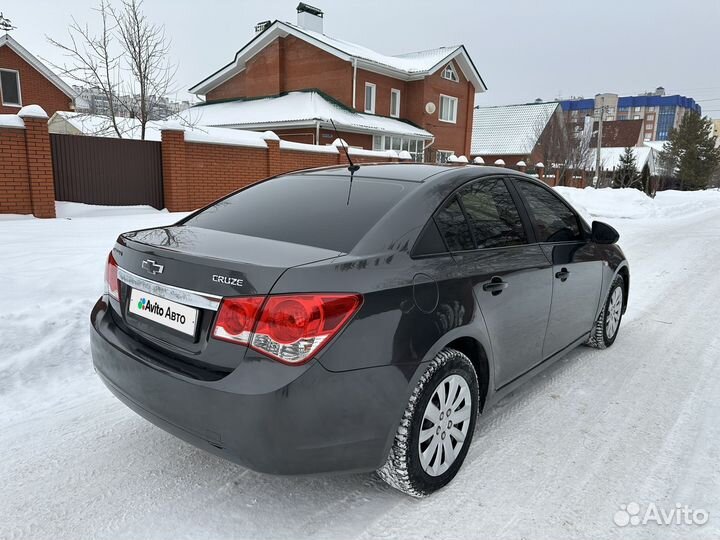 Chevrolet Cruze 1.6 AT, 2011, 256 000 км