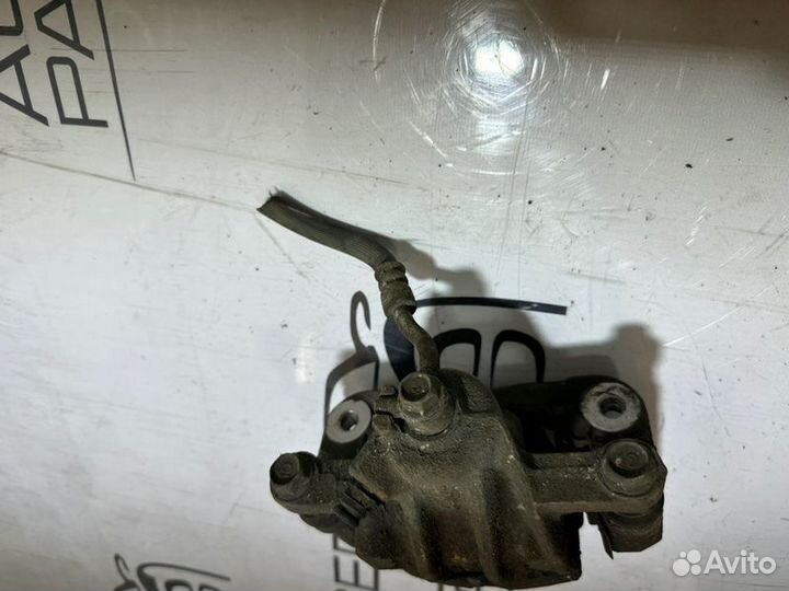 Суппорт задний левый Kia Soul AM G4FC 2009