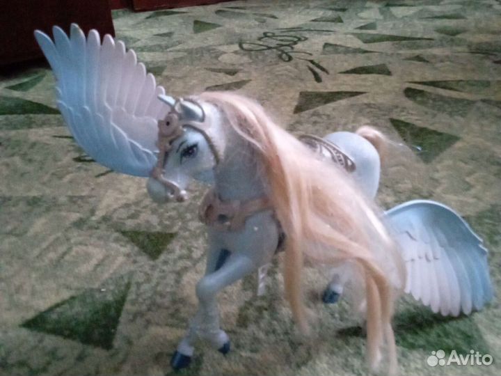 Конь игрушка