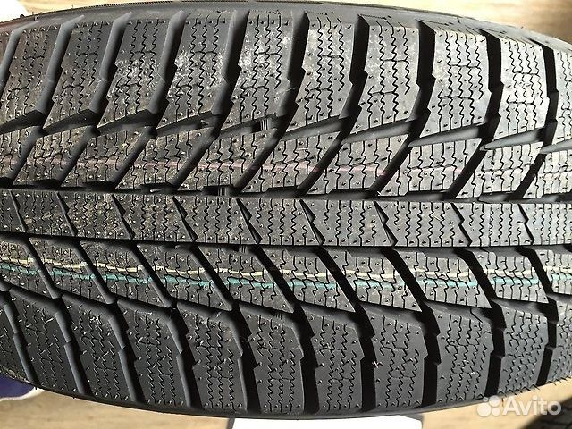 Triangle PL01 225/40 R18