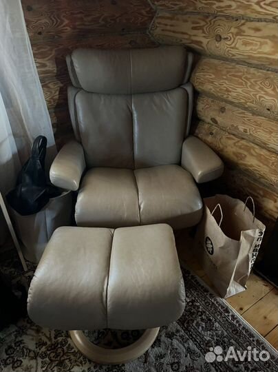 Кожаный диван