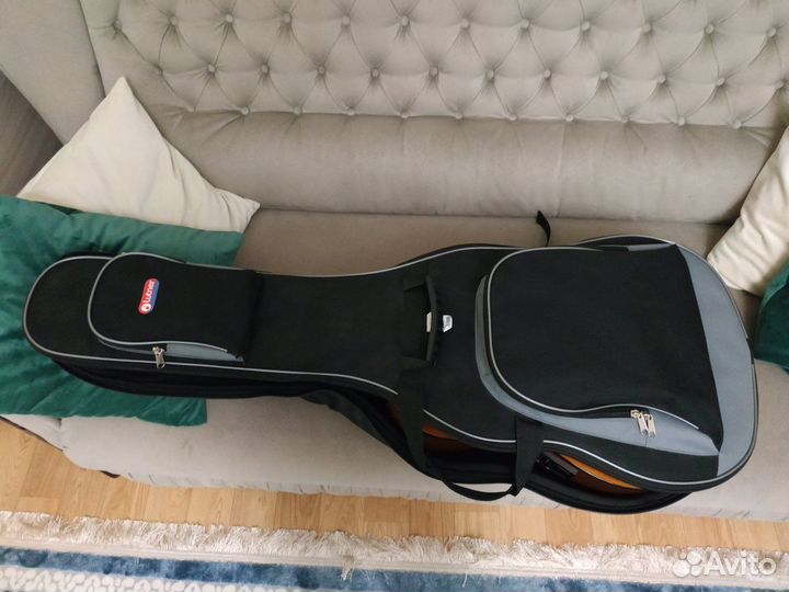 Продаю гитару Yamaha C40 с чехлом