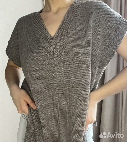 Жилетка женская вязаная