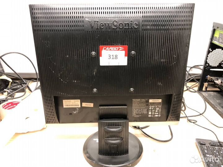 Монитор 19 дюймов DVI-D VGA