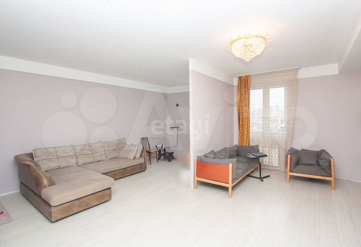 3-к. квартира, 104,5 м², 2/5 эт.