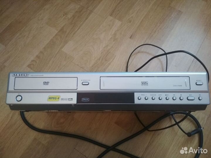 Видеоплейер DVD + VHS