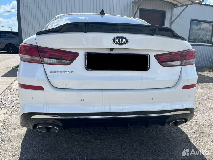 Спойлер черный глянец Kia Optima
