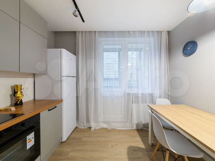 2-к. квартира, 55 м², 7/18 эт.