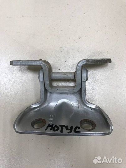 Петля верхняя задней правой двери Hyundai Elantra