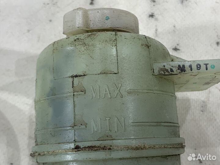 Бачок жидкости гур Mitsubishi Pajero Sport 3