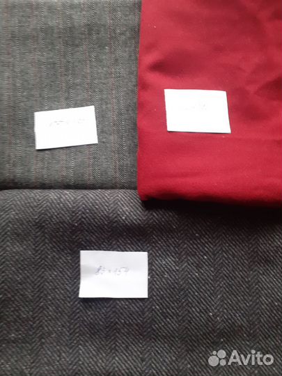 Отрез шерстяной ткани